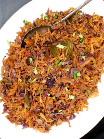 Cabbage rice in platter.