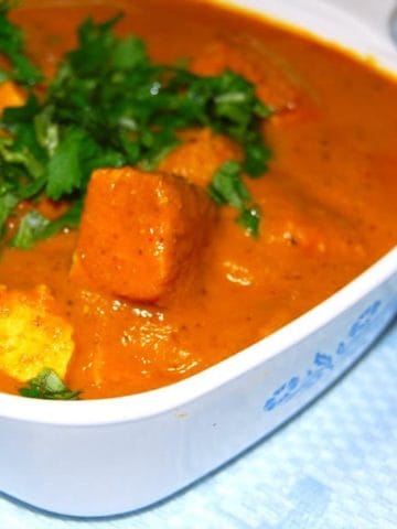 Tofu Makhani, a vegan version of this rich tasting, orange curry so popular in Indian restaurants - holycowvegan.net
