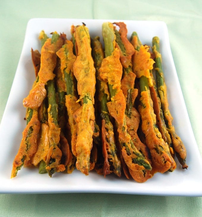 baked asparagus pakoras