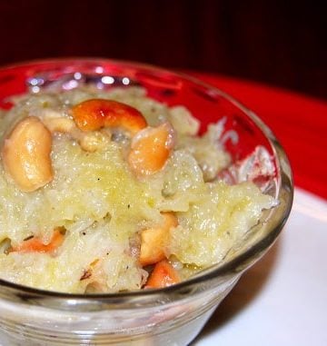 Vegan doodhi halwa or lauki halwa in glass bowl.