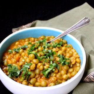 Spicy Dry Green Peas Vatana Curry - HolyCowVegan.net