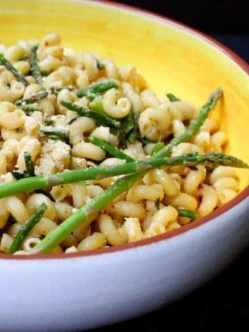 Garlicky Pasta with Asparagus and Cashew Parm - HolyCowVegan.net
