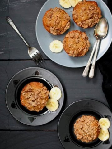 Vegan Banana Crumb Muffins #vegan #glutenfree #nutfree #wholegrain #breakfast HolyCowVegan.net