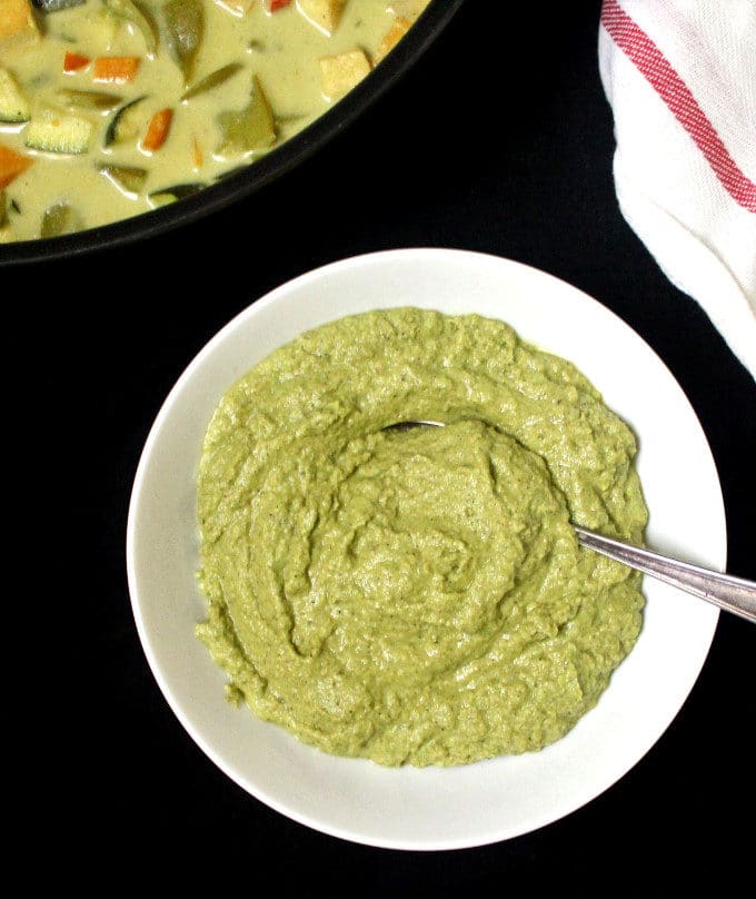 A fresh and aromatic Vegan Thai Green Curry Paste to make delicious dinners in a hurry