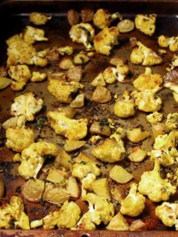 Cauliflower roasted with potatoes