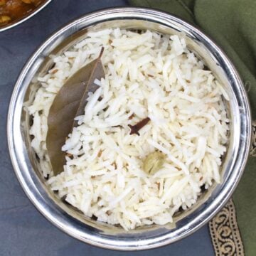 Photo of jeera rice in bowl.