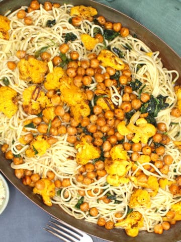 Pasta with Roasted Chickpeas, Cauliflower and Spinach