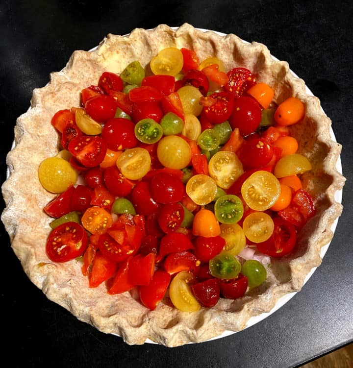 Cherry tomatoes in pie crust