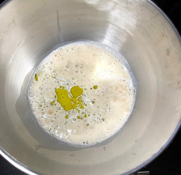 Yeast with olive oil.