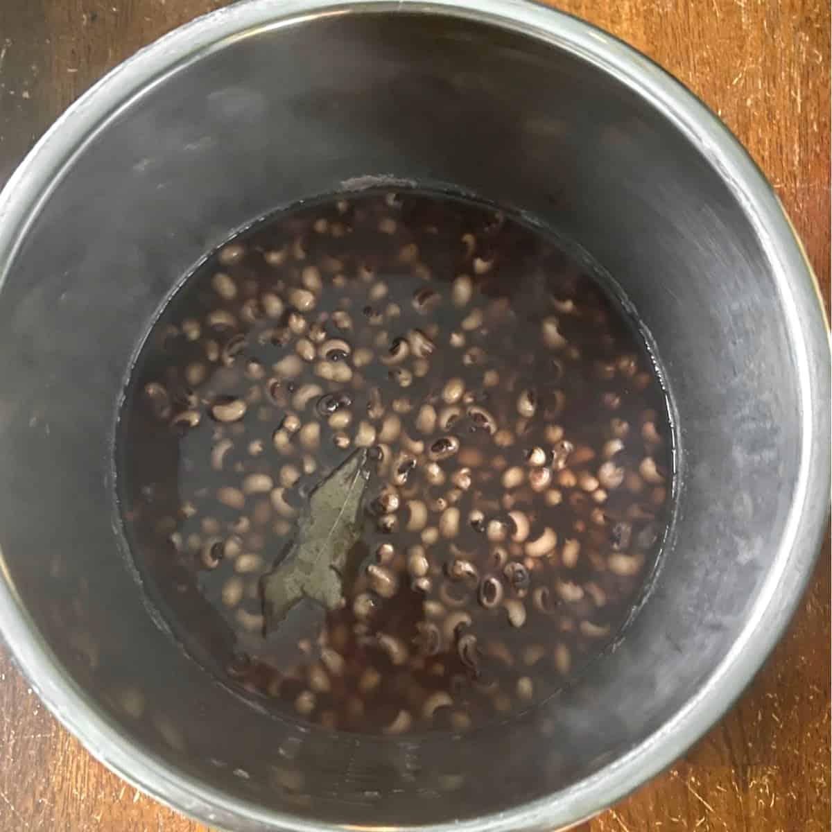 Cooked black eyed peas in Instant Pot liner.
