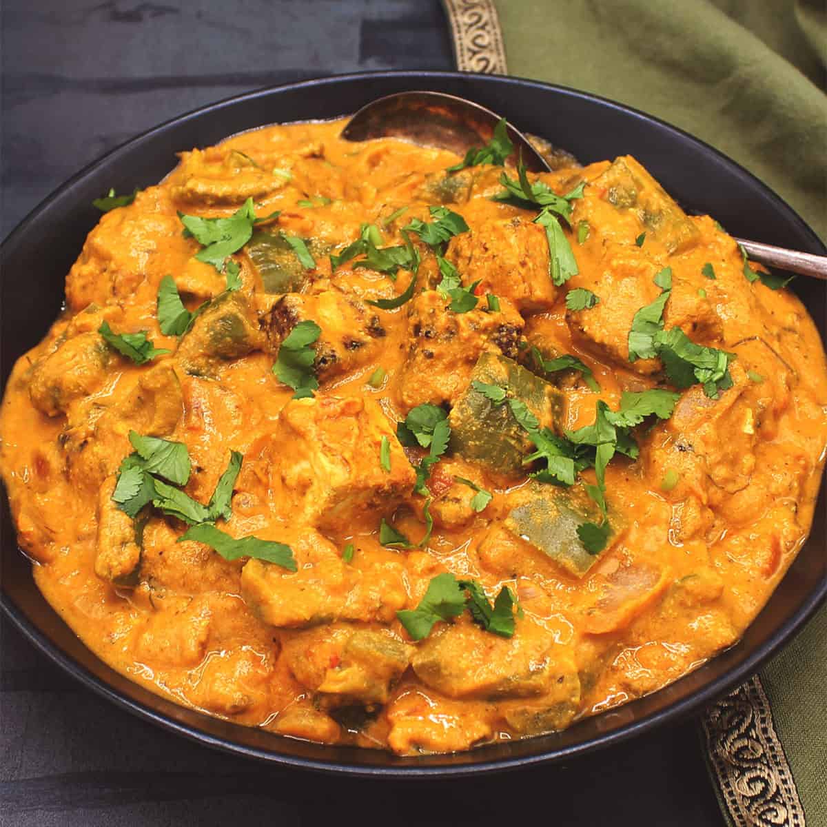 Tofu tikka masala in bowl.