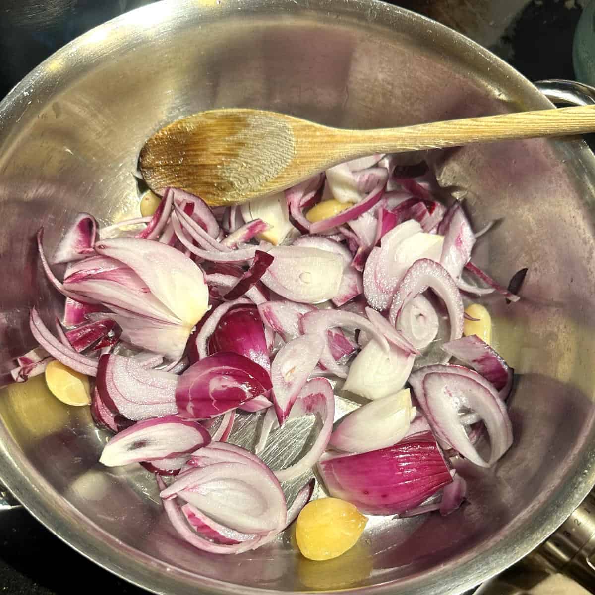 Onions and garlic in oil.