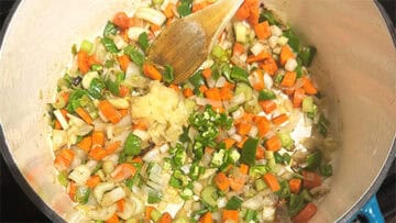 Garlic and jalapeno added to pot.
