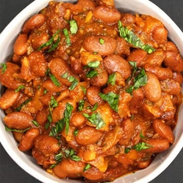 Pinto beans in a bowl.