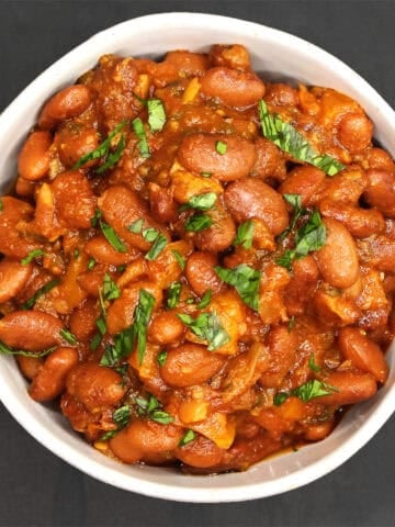 Pinto beans in a bowl.